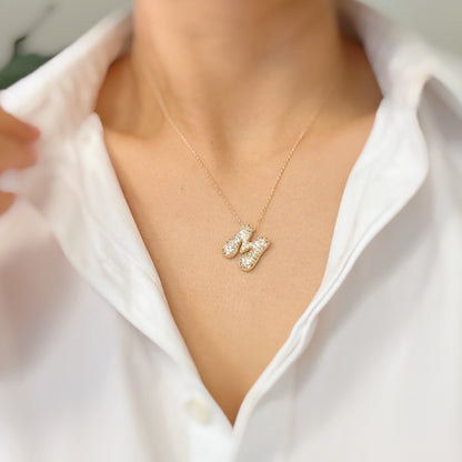 Colar dourado com Inicial em Bolha de Cristal