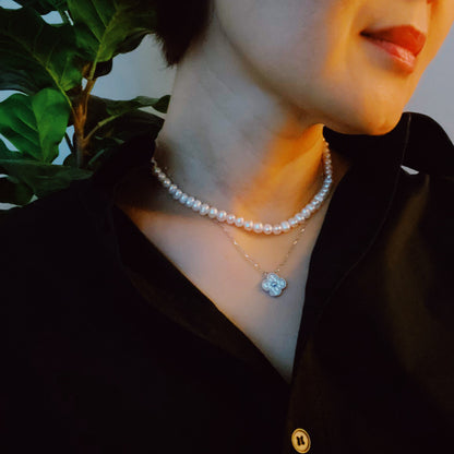 Pearl Essence Clasp Necklace