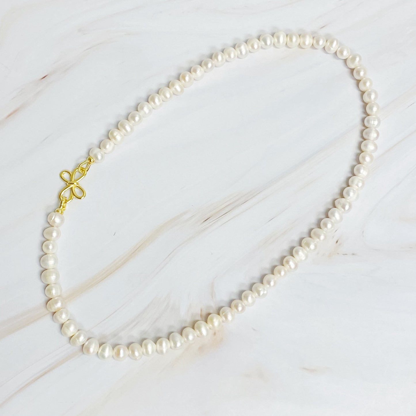 Pearl Essence Clasp Necklace