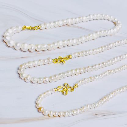 Pearl Essence Clasp Necklace