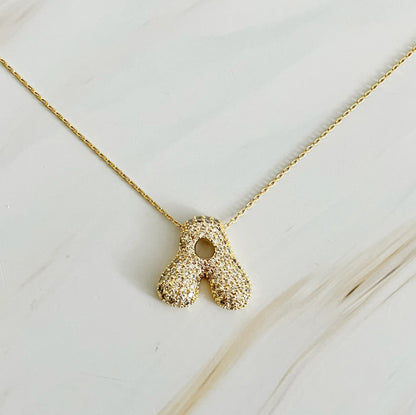 Colar dourado com Inicial em Bolha de Cristal
