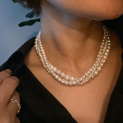 Pearl Essence Clasp Necklace