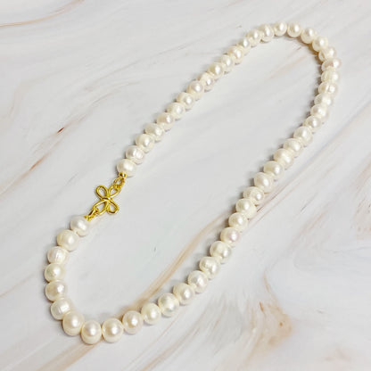 Pearl Essence Clasp Necklace
